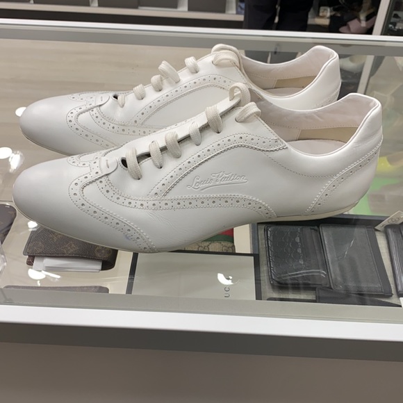 LOUIS VUITTON WINGTIP SNEAKER - Picture 2 of 8